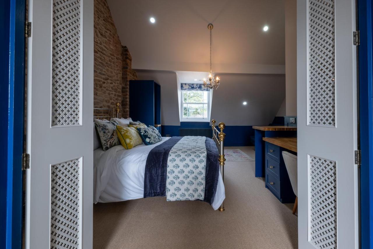 Hotel The Sheep And Penguin Wells Exteriér fotografie