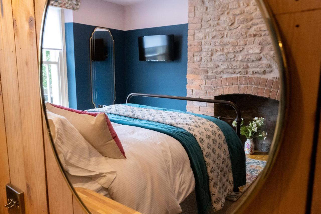Hotel The Sheep And Penguin Wells Exteriér fotografie
