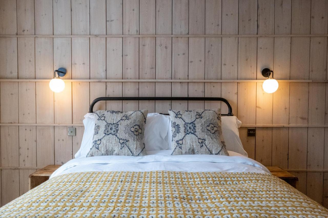 Hotel The Sheep And Penguin Wells Exteriér fotografie