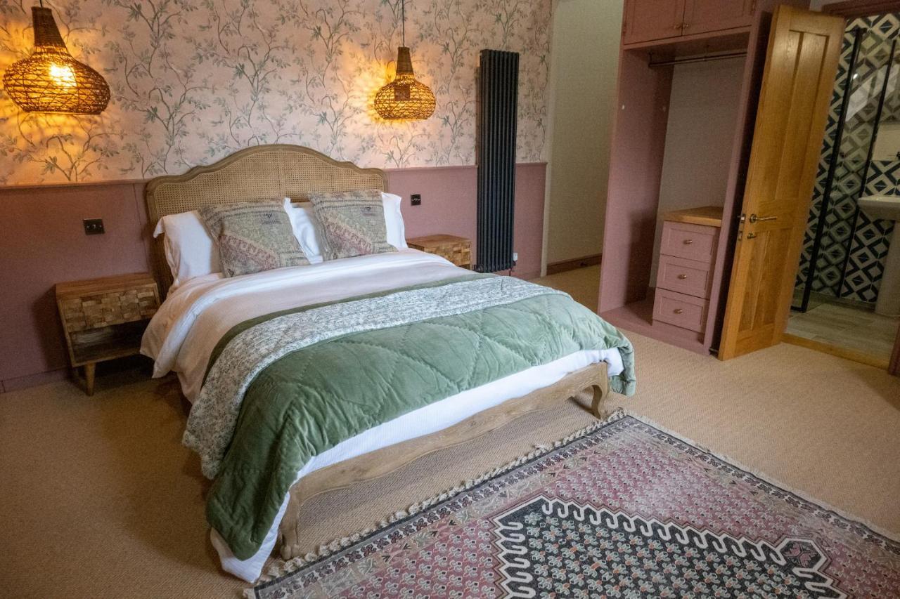 Hotel The Sheep And Penguin Wells Exteriér fotografie